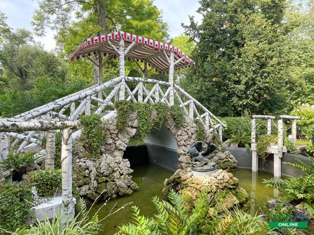 Вокруг Фермерского дворца