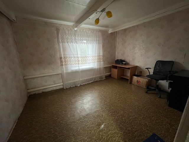 Продается дом в с. Каменка, ул. Тельмана 6
-4 комнаты
-бол?...