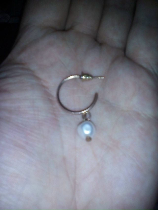 Найдена женская серёжка, не далеко от рынка. Потеряшку ...