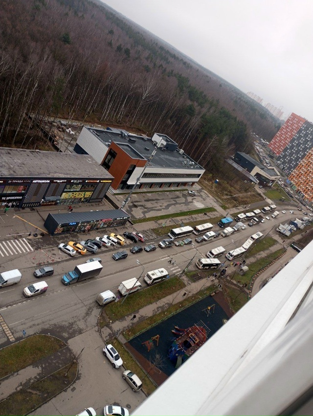 😨Пробки с Варшавского шоссе добрались и до Дрожжино.
...