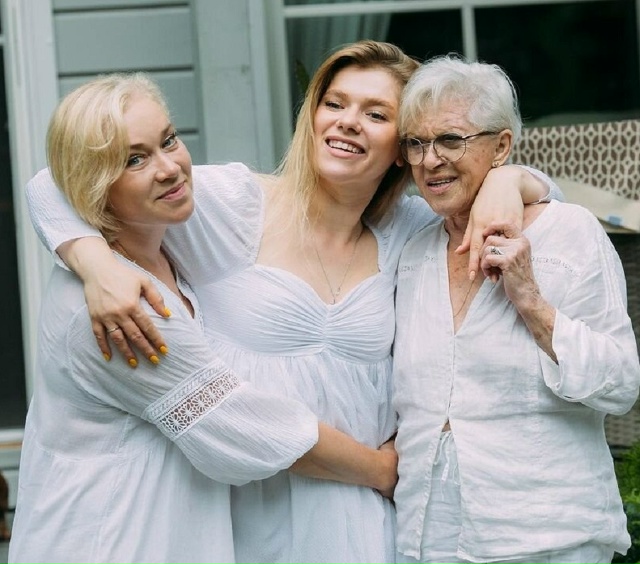 ПОКА ТЫ МОЛОДА, ТО ХОЧЕШЬ ПОЛУЧАТЬ И УЧИТЬСЯ. КОГДА ТЫ З...