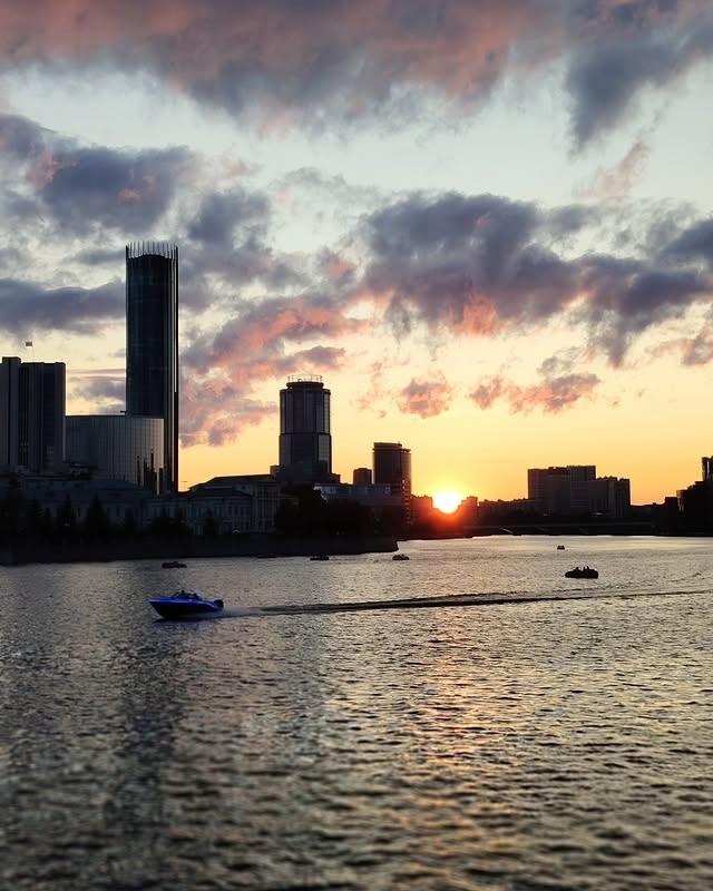 Летний закат на Плотинке🌅
