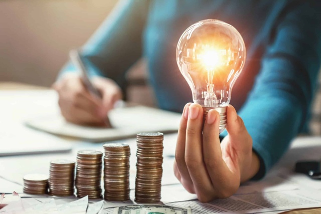 Тарифы на свет увеличатся до 50% со следующего года
В бо...
