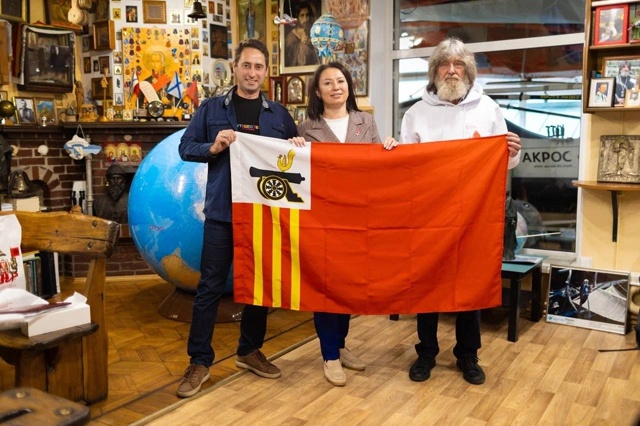 🌍 Флаг Смоленска отправится на край Земли
Его переда?...