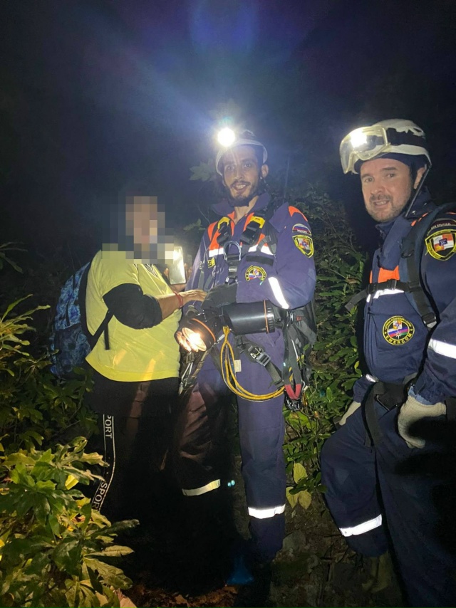 Бессонная ночь сочинских спасателей
Пока город жил об...