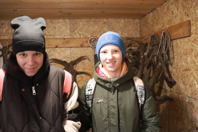 Ученики восьмого класса МБОУ Балахтинской СОШ 2 в сопр?...