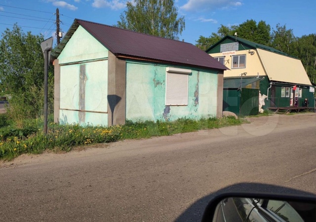 Кому нужно здание 25 квадрат на вокзале, продается за по...