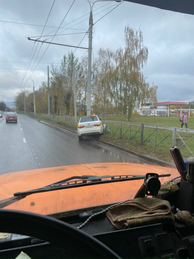 Мне вот интересно,если у тебя ученик толком не умеет ру...