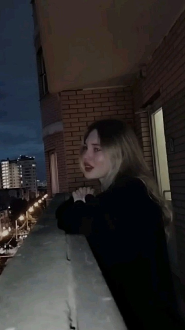 В Волгоградской области молодая пара возлюбленных над...