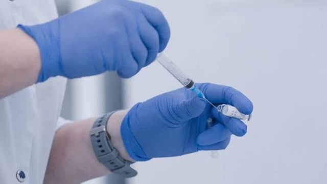 Первые пациенты в России получат вакцину от рака в бли?...