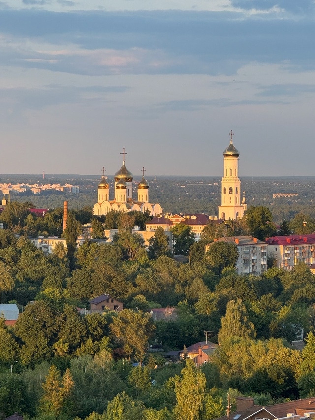 Золотые купола Кафедрального Собора на закате