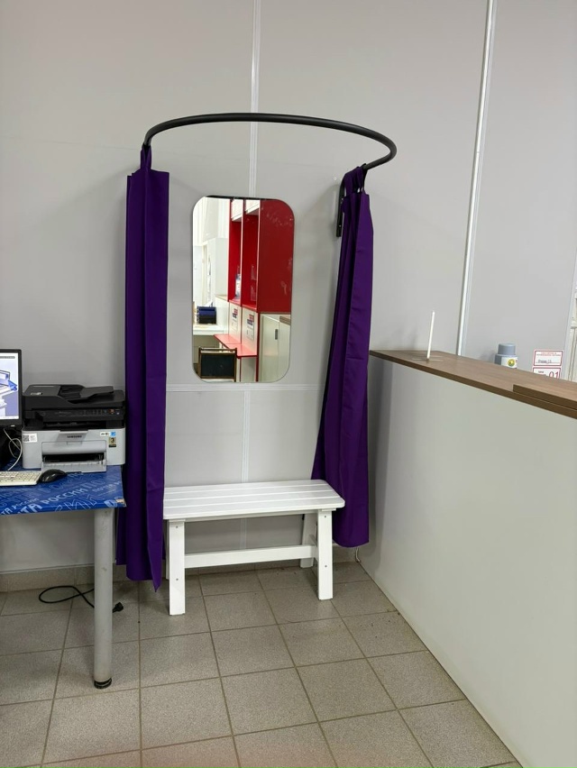 Кто поможет собрать стеллажи и примерочные ?
Пишите в ?...