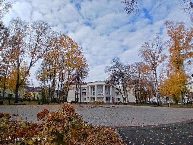 Сквер за Дворцом культуры ,, Жигулёвский,,