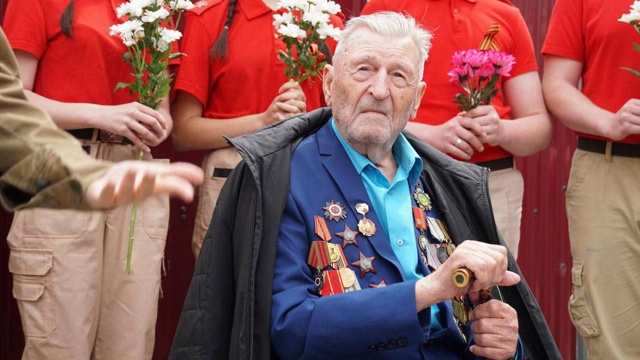 Сегодня свой день рождения отмечает Александр Иванови...