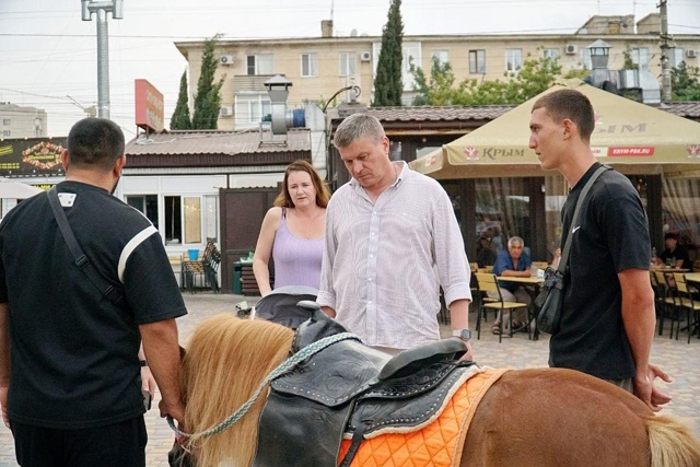 Принял участие в совместной проверке аттракционов, ор?...