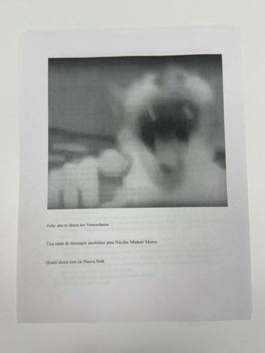 Венесуэльцы, которые бежали в Америку, начали отправлять Николасу Мадуро письма в тюрьму.
В этих п