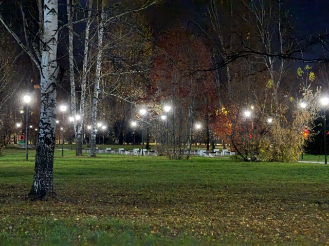В сквере на Космонавтов снова горят фонари! ✨
Проблем?...