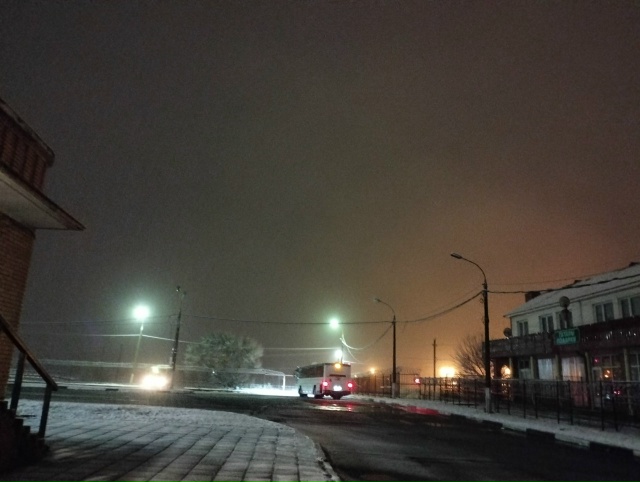 Утро 15.11, территория автовокзала, не работают 8 фонарей ...