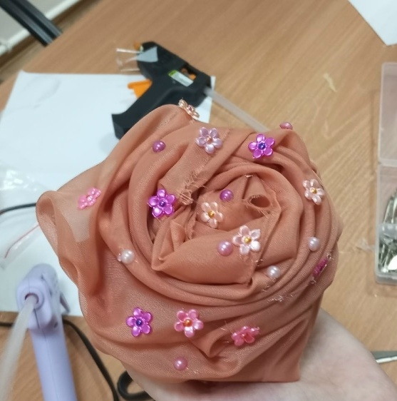 🧵🎨Мастер-класс «Бохо‑драйв: создаём аксессуар с хар...