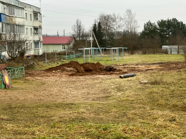 Жители д.Орешки принимают поздравления в честь праздн...