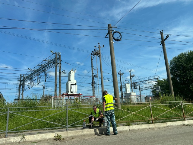 Заборчики красят ) видимо, Дронова планируют отвести н?...