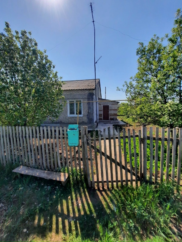 Продаётся квартира с придомовым участком в с. Добринка...