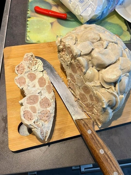 Девушка сильно постаралась с ужином😅