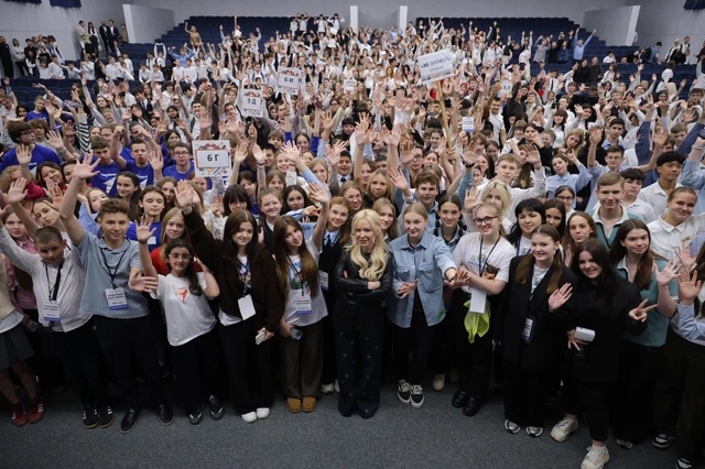 Екатерина Мизулина провела урок инфо-безопасности для...