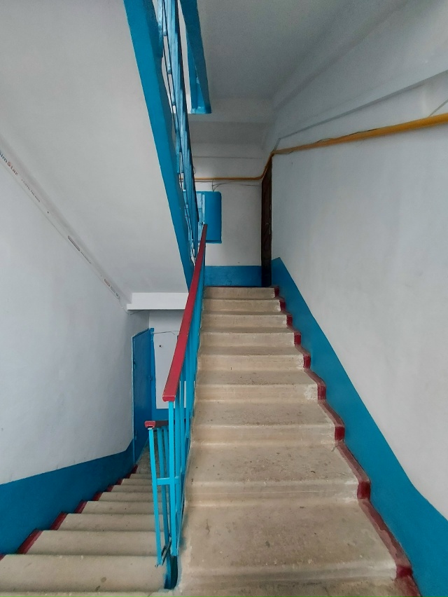 Продам газифицированную двухкомнатную квартиру на Юж?...