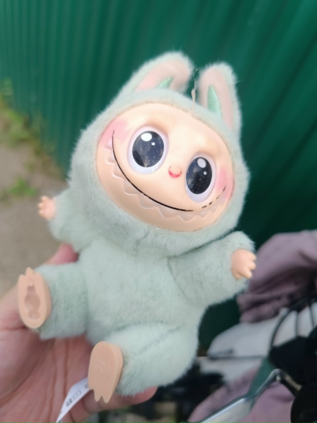 Да что же у нас тащат все что надо и не надо? 🤦‍♂️
Ост...