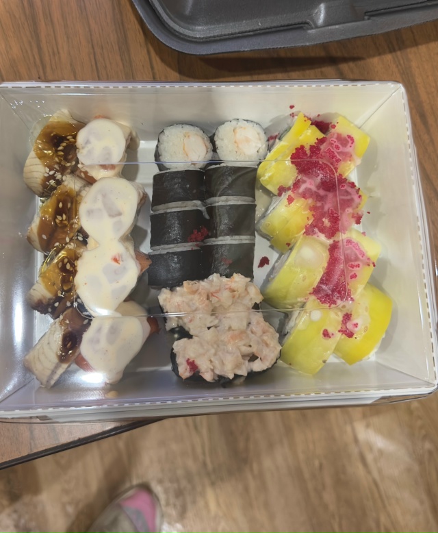 🗣️ Вопиющий случай в сервисе доставки роллов, точнее ...