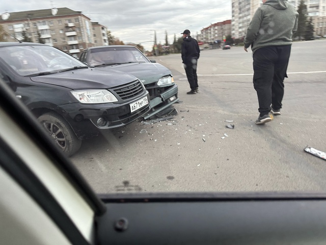 ДТП У СБЕРБАНКА