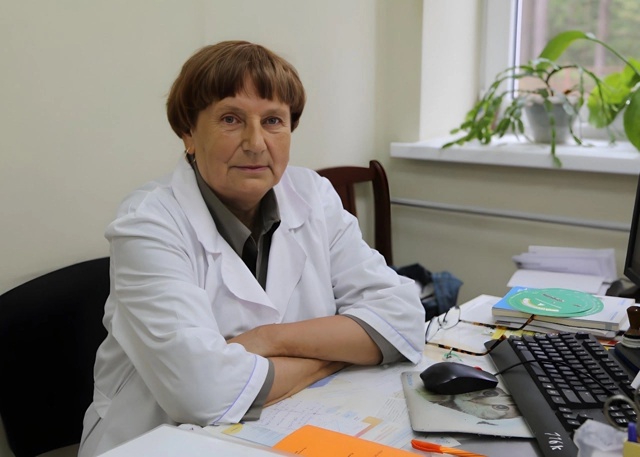 Эндокринолог с 50-летним стажем ведёт занятия в школе п?...