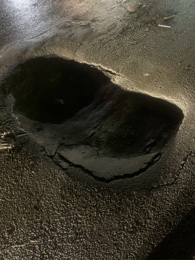 Сегодня вечером на улице щурова наблюдали такую карти?...