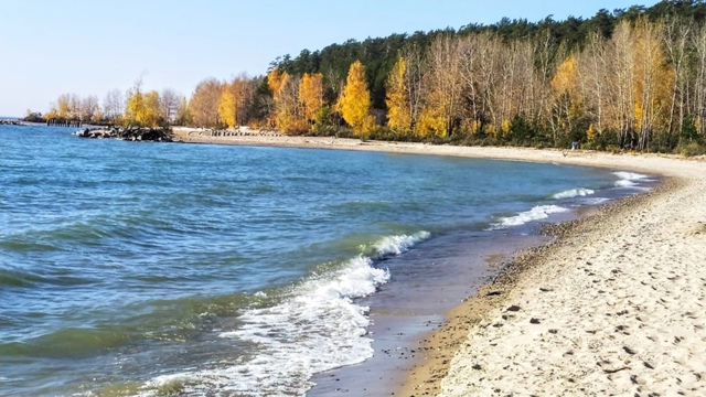 Оceнь нa бepeгу Обcкoгo мopя (вoдoхpaнилищa). 🌊💦🌝⛵⚓