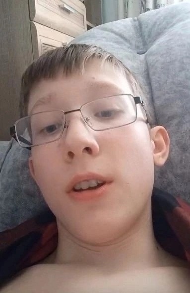 Школьник случайно «слил» интрижки родителей друг друг...