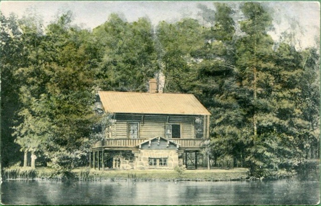 Швейцарский домик 1900-1917 гг
#фото #какбылораньше #петер?...