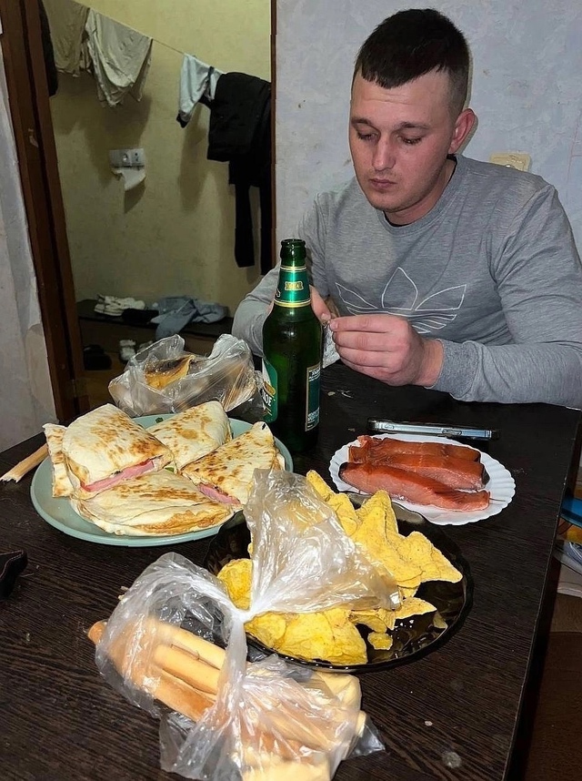 Блогер из Челябинска делится историей своей жизни, в к?...