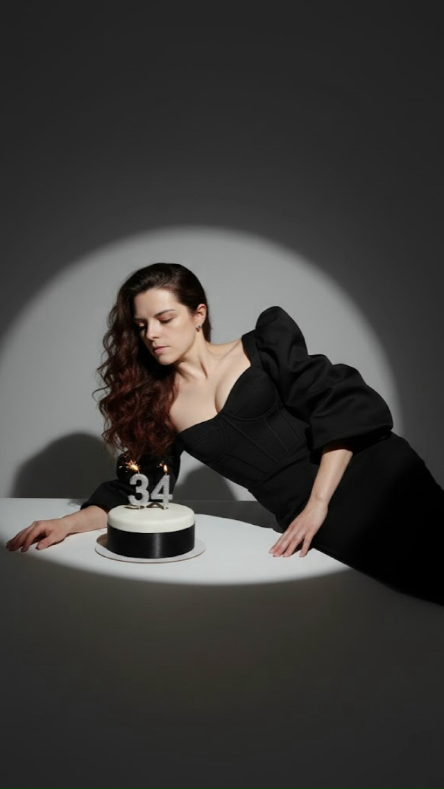 ☕️ Ваш идеальный портрет стоит всего одну чашку кофе!
...