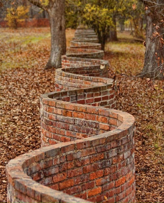 Волнистые стены Англии — «Crinkle-Crankle Walls»
Знаете ли вы, ч...