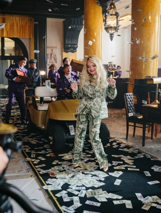 Лариса Долина исполнит популярную песню Инстасамки «З...