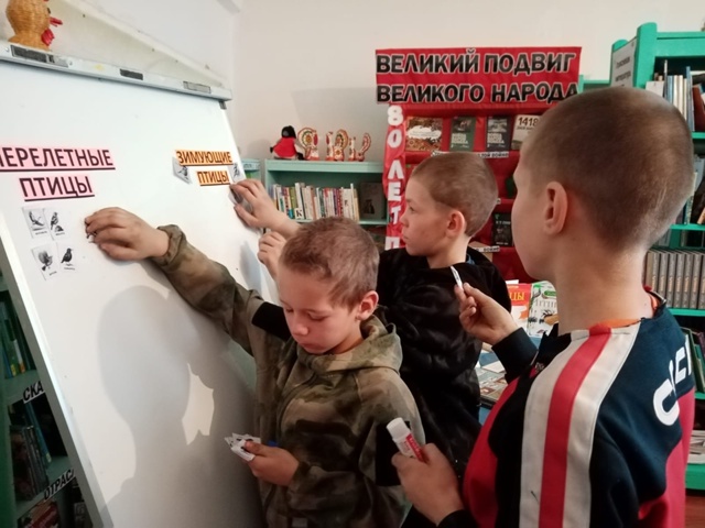 КАНИКУЛЫ В БИБЛИОТЕКЕ ЩЕТИНКИНА ? Ура, Ура, Ура ! А у...