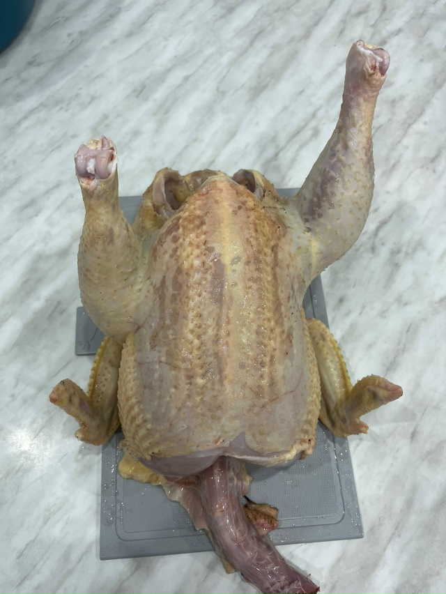 Анон. Продается мясо утки, бройлеры, гуси и их потроха. ...