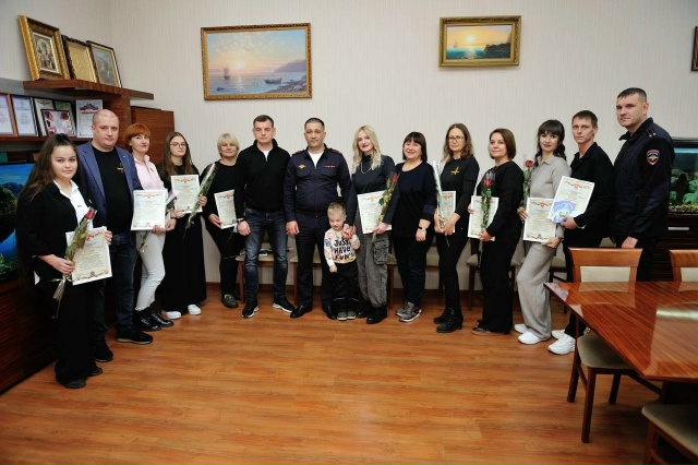 В Евпатории с профессиональным праздником поздравили ...