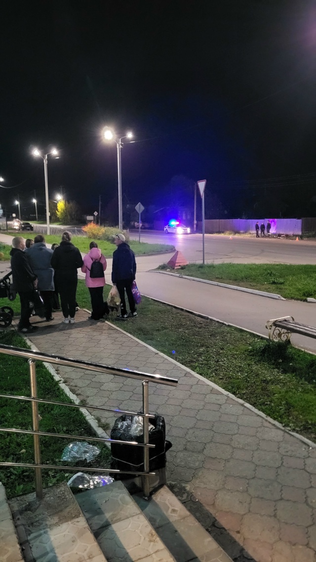 Что там случилось? Напротив Тройки, расскажите.
Вроде о...