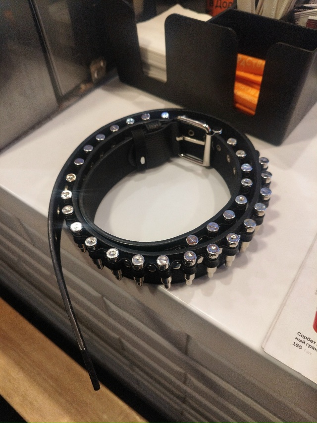 Кто в Додо оставил, спрашивайте на кассе