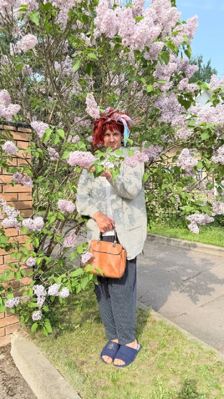 Мама и фотосессия возле сирени 🥰
Базовый минимум