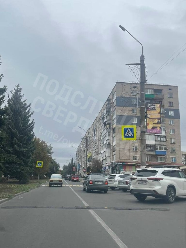 По центру города обновили старые дорожные знаки и уста...