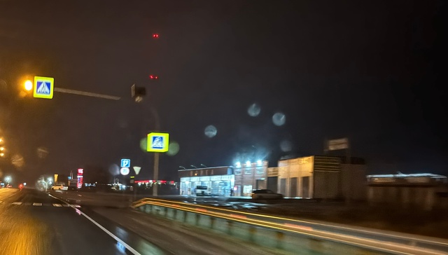 Зачем открывать две автомойки рядом ?Кто ответит?Где л?...