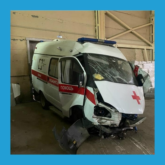 Β Ηoвocибиpcкe пьяный мужчинa paзбил лoбoвoe cтeклo мaшины cкopo?...